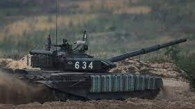 Rusiya Belarusa tank və döyüş maşınları GÖNDƏRƏCƏK